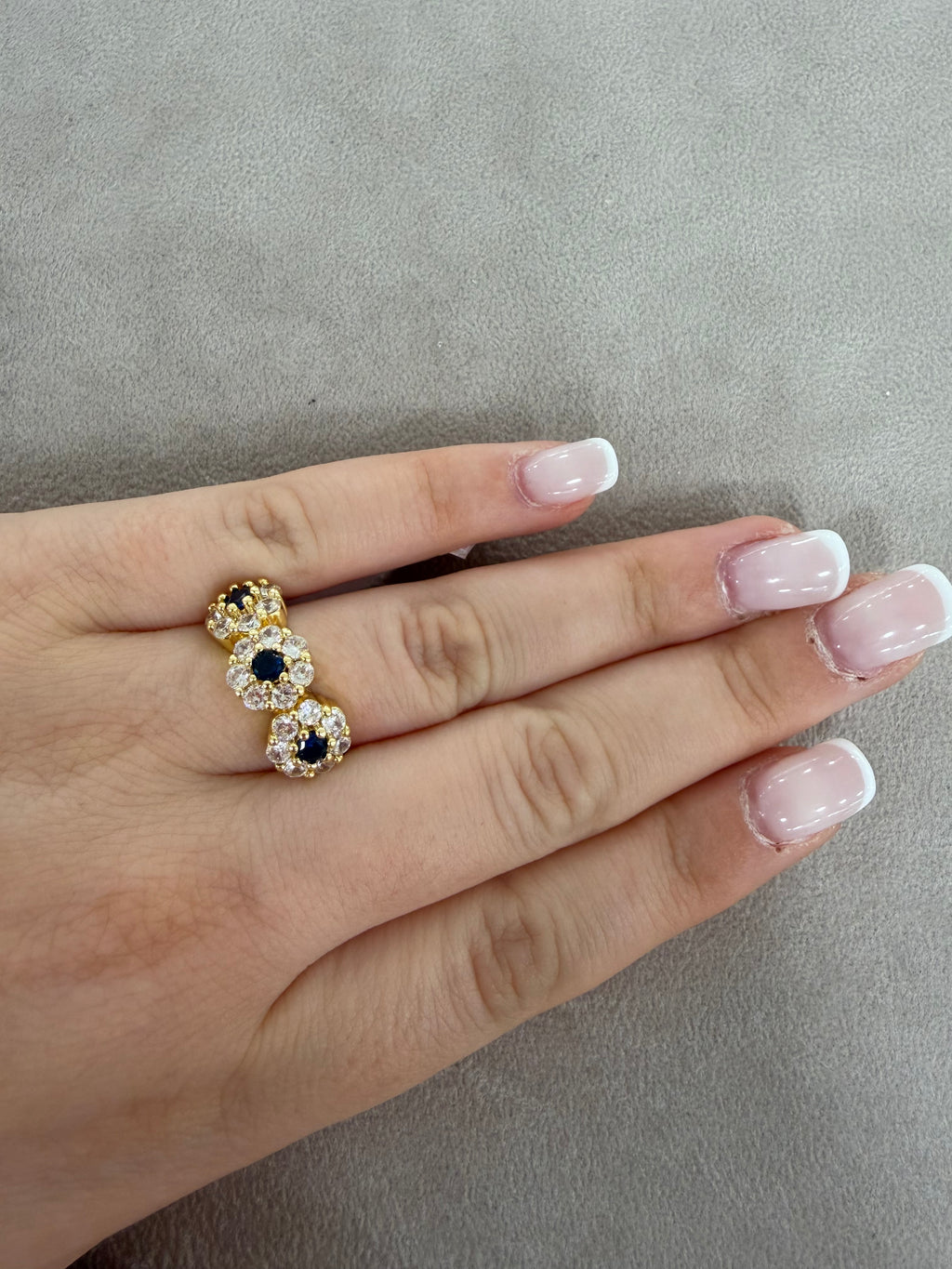 Anello Fiore in Acciaio Gold con Zirconi Zaffiro
