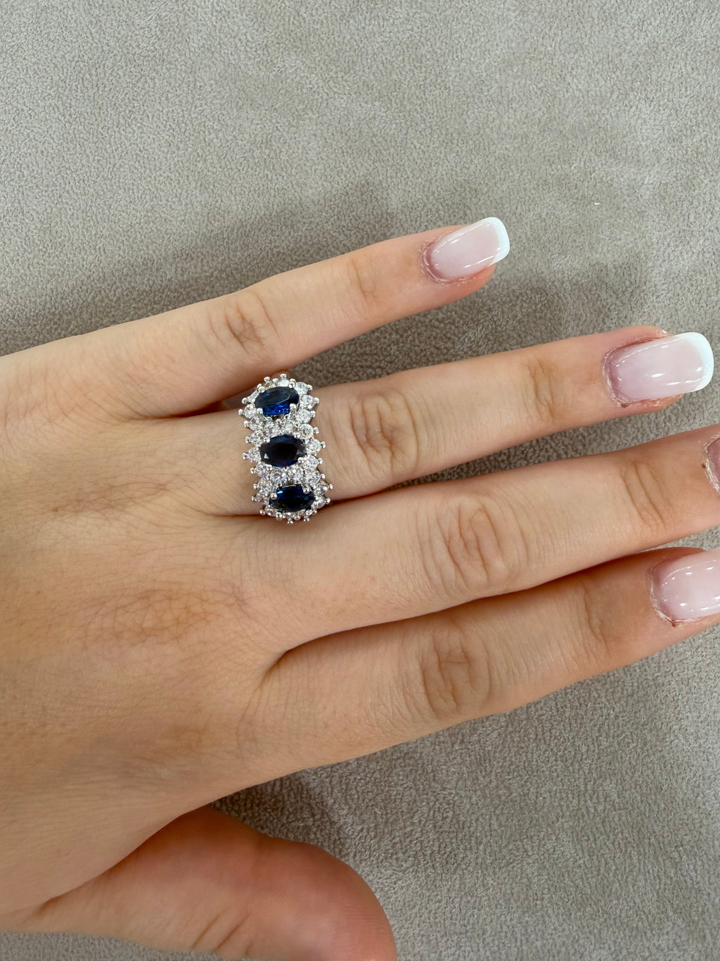 Anello Trilogy in Acciaio Silver con Zirconi Zaffiro