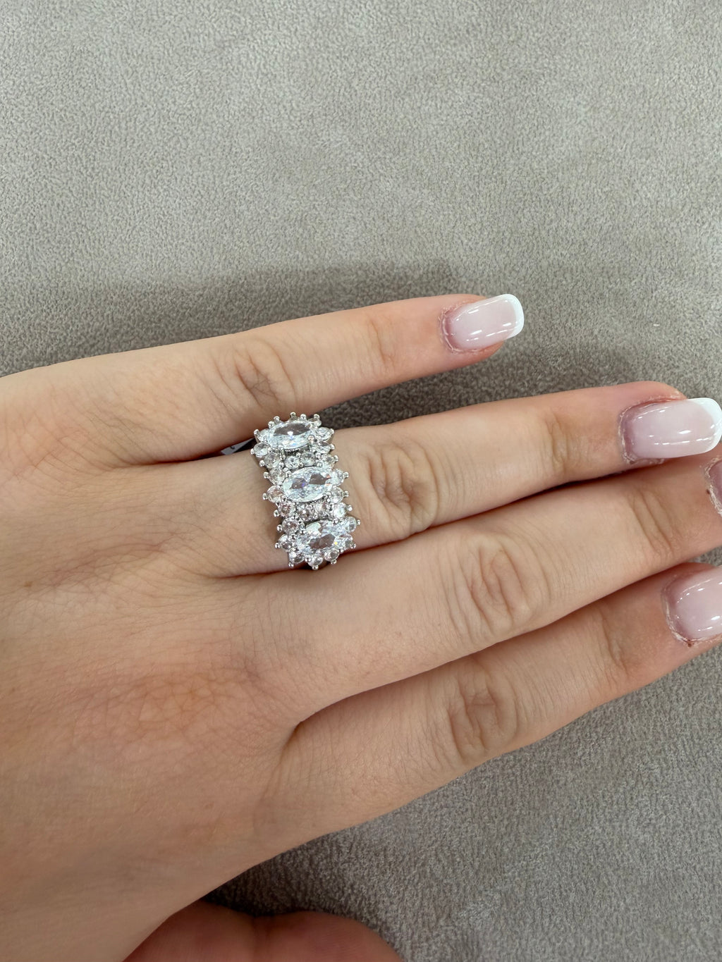 Anello Trilogy in Acciaio Siver con Zirconi Crystal