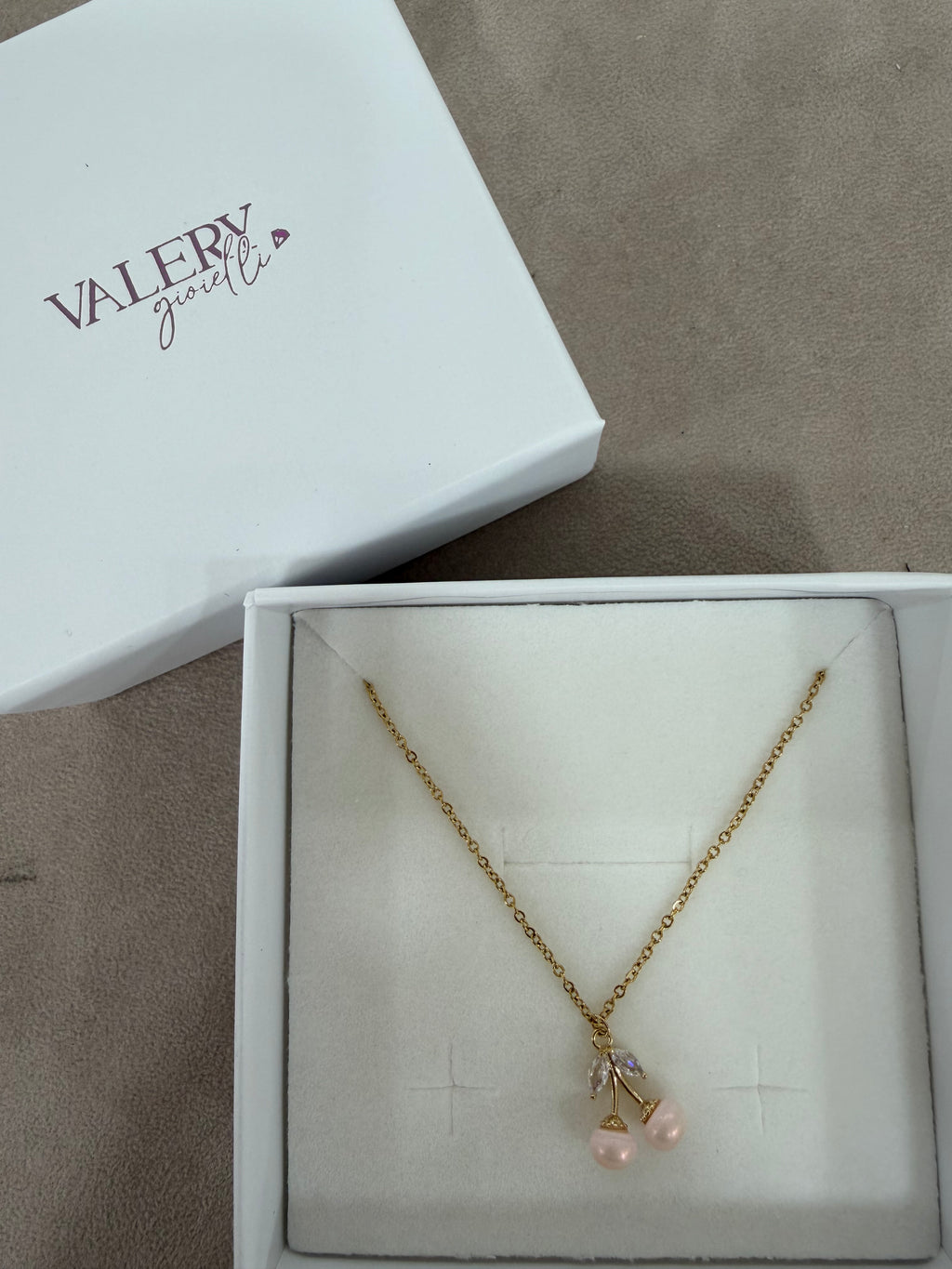 Collana in Acciaio Gold con Ciliegie Rosa perla